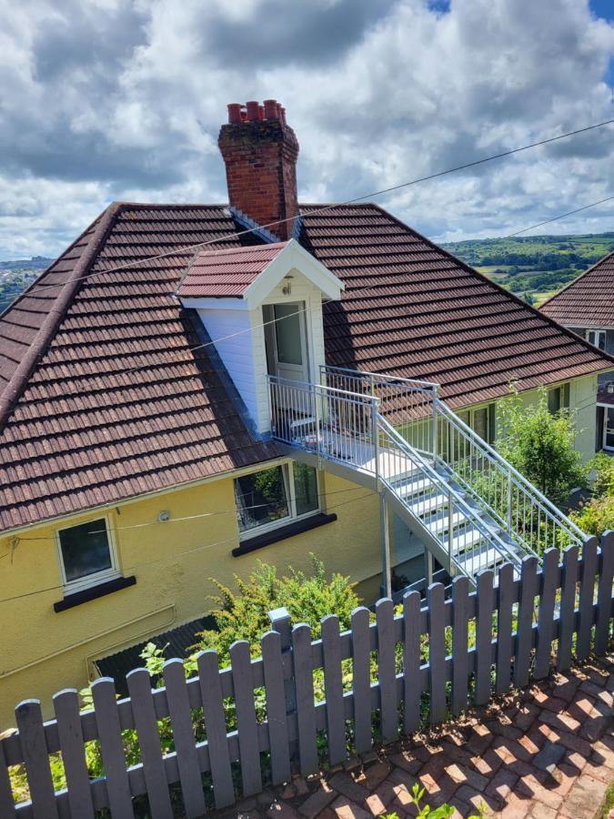Seasidesteps Fishguard Exterior photo